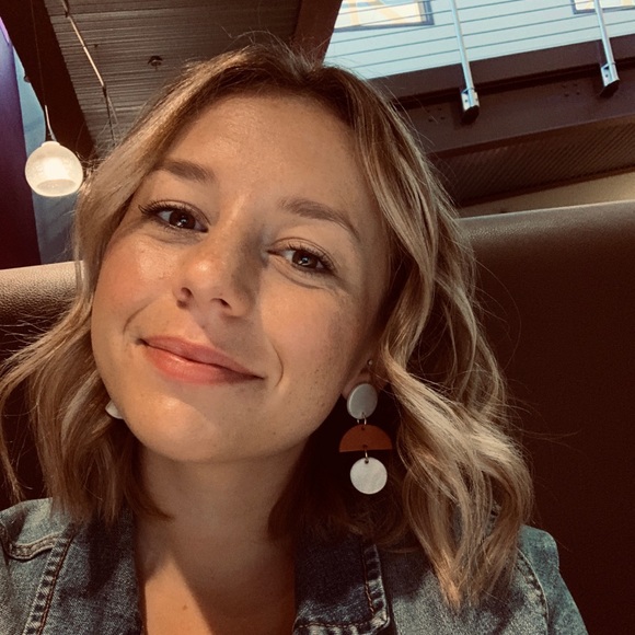 Meet your Posher, Sara - Picture 1 of 1